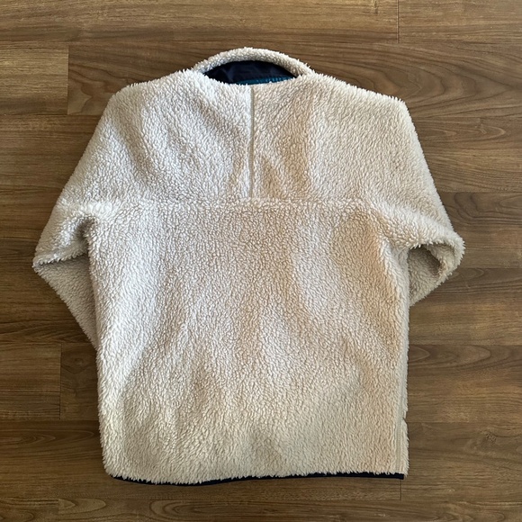 Patagonia Tan and Blue Fleece Jacket - Picture 4 of 10